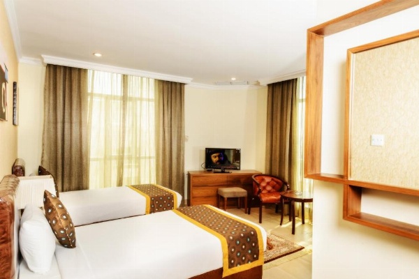 Bravo Royal Hotel Suites image 18